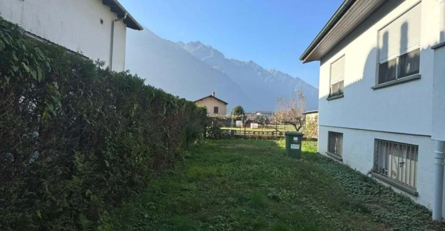 Renovated 4.5 Room Detached Villa in Biasca - Photo 6 of 8