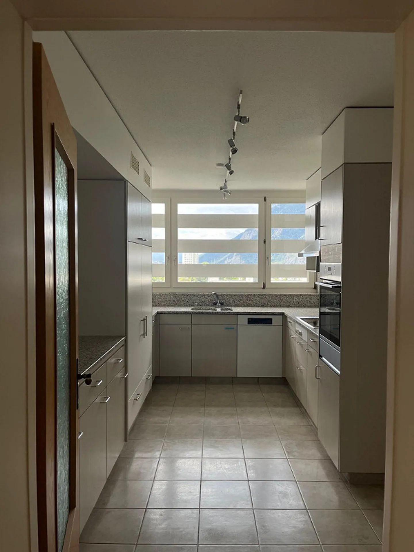Geräumige Wohnung mit Panoramablick - Foto 5 von 14