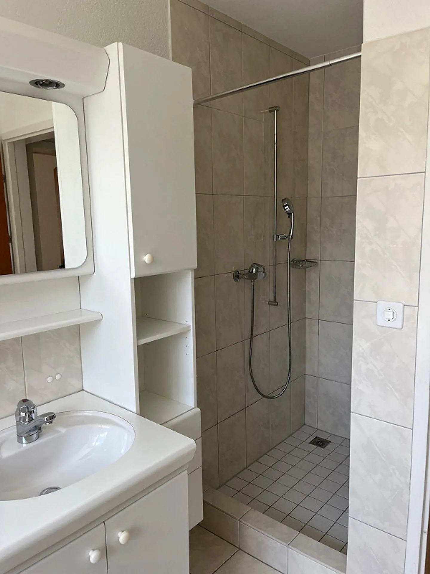 Geräumige Wohnung mit Panoramablick - Foto 6 von 14
