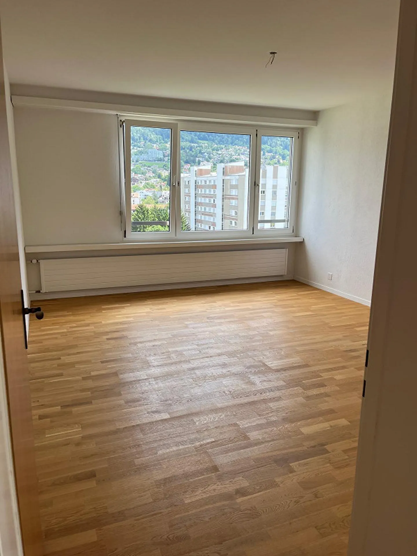 Geräumige Wohnung mit Panoramablick - Foto 11 von 14