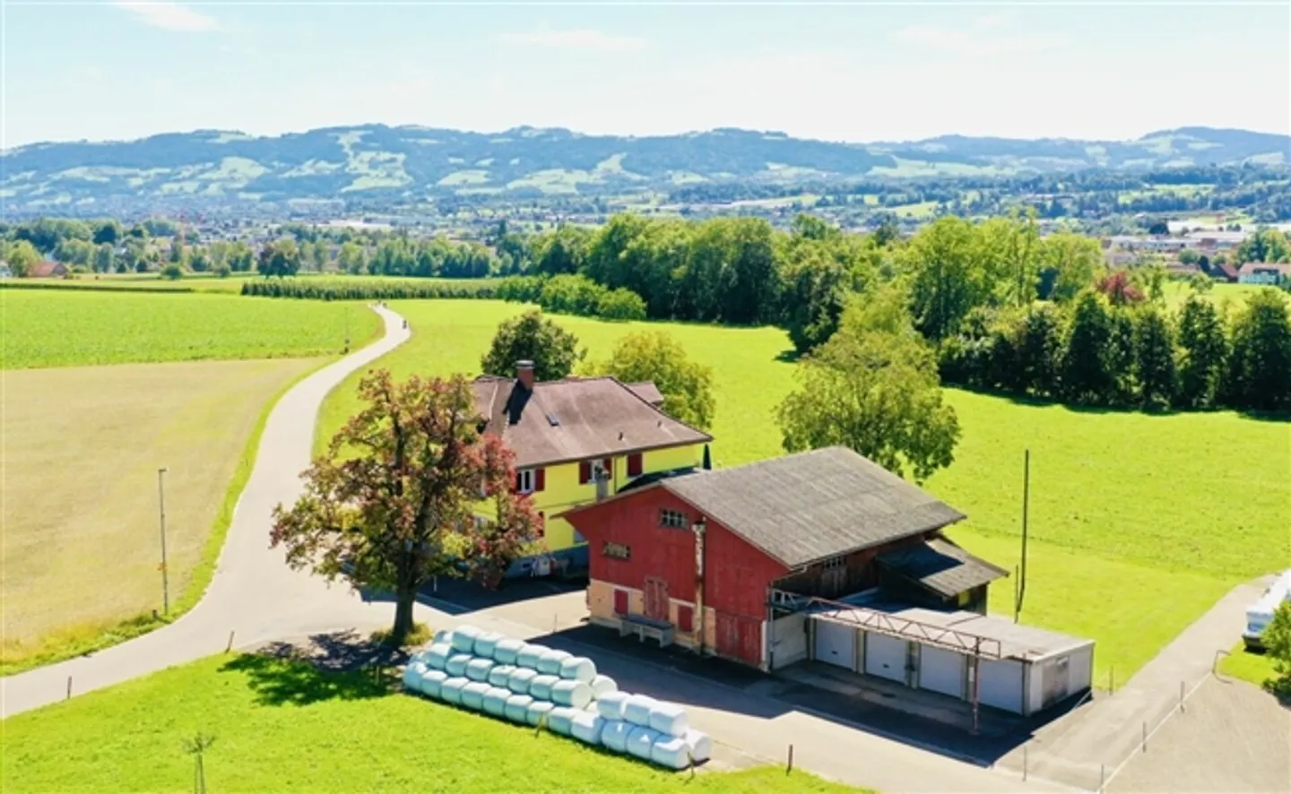 TRADITION, NATURE AND A LOT OF POTENTIAL - Photo 2 of 7