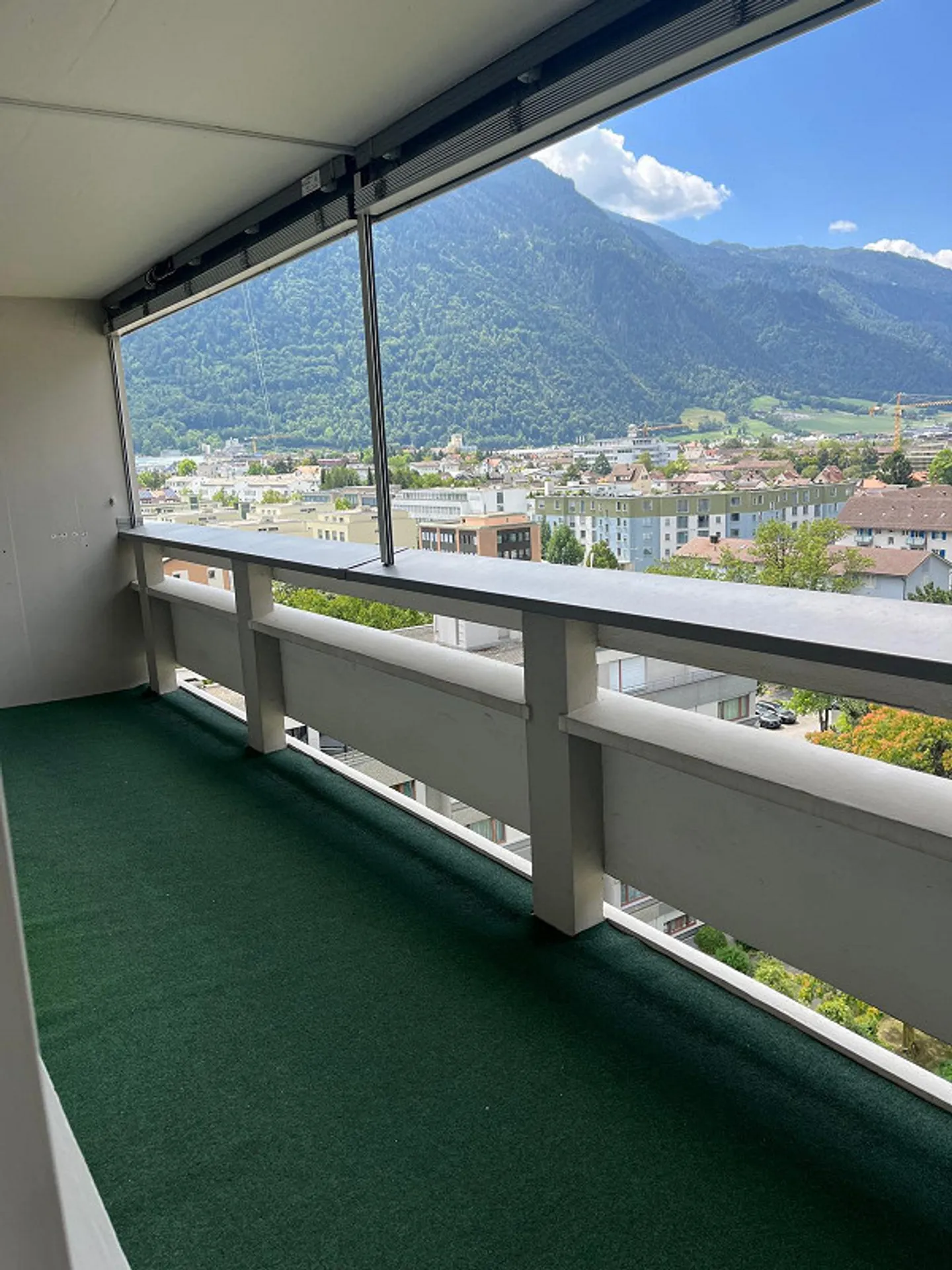 Geräumige Wohnung mit Panoramablick - Foto 3 von 14