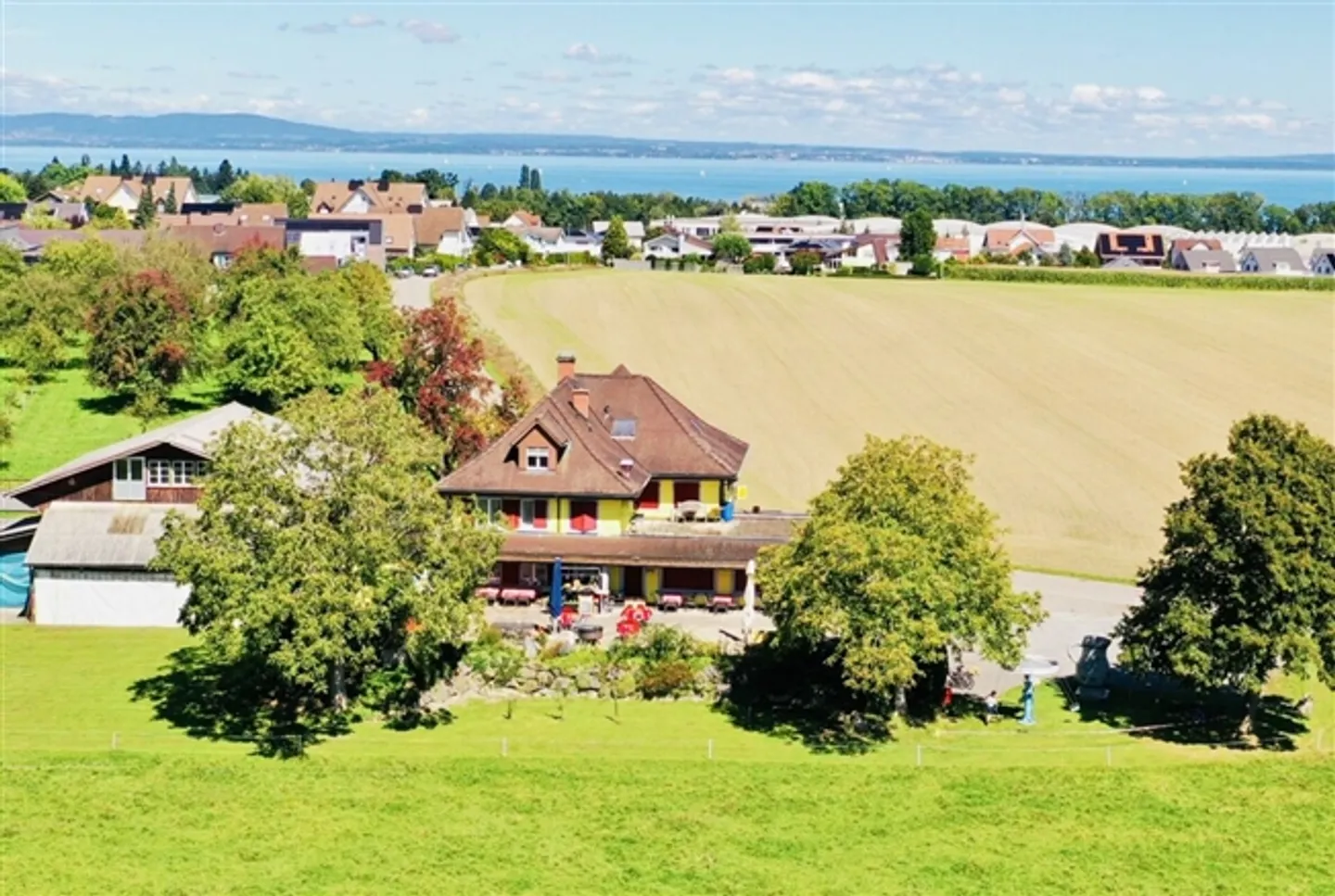 TRADITION, NATURE AND A LOT OF POTENTIAL - Photo 3 of 7