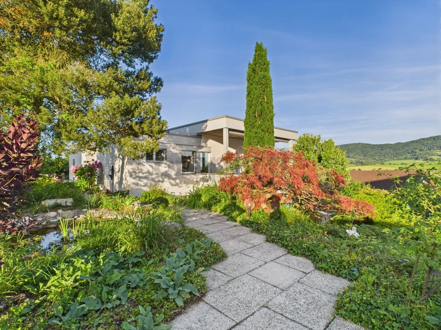 Single-family house with pool, pool house &amp; plenty of outdoor space - Photo 2 of 13
