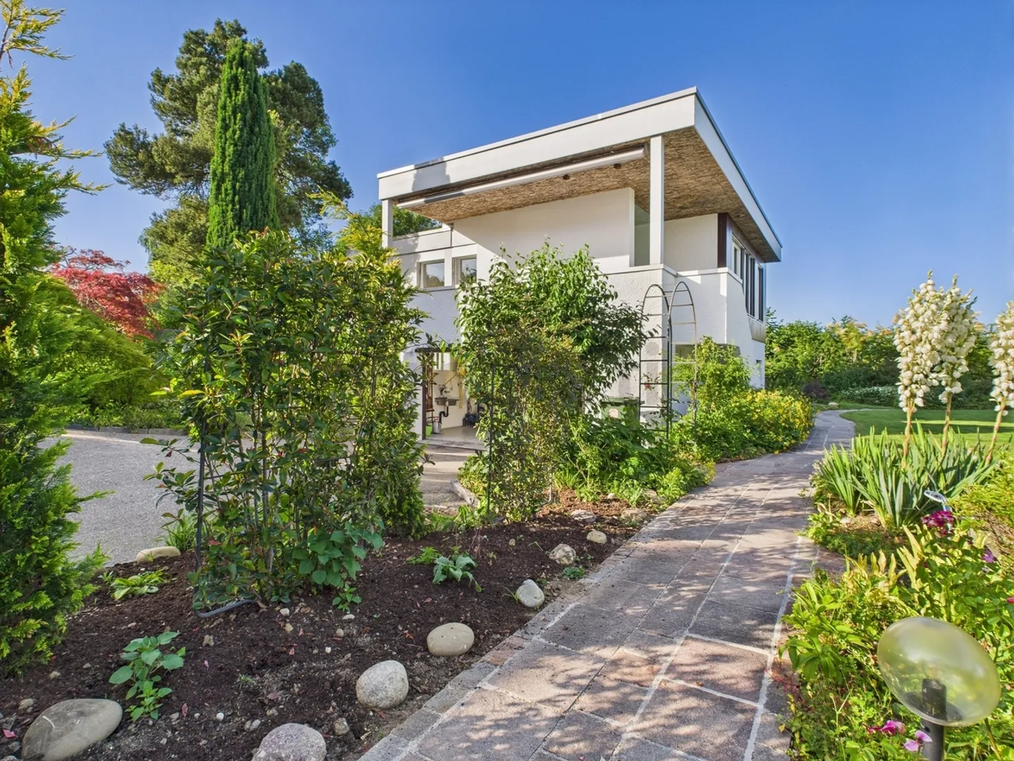 Single-family house with pool, pool house &amp; plenty of outdoor space - Photo 6 of 13