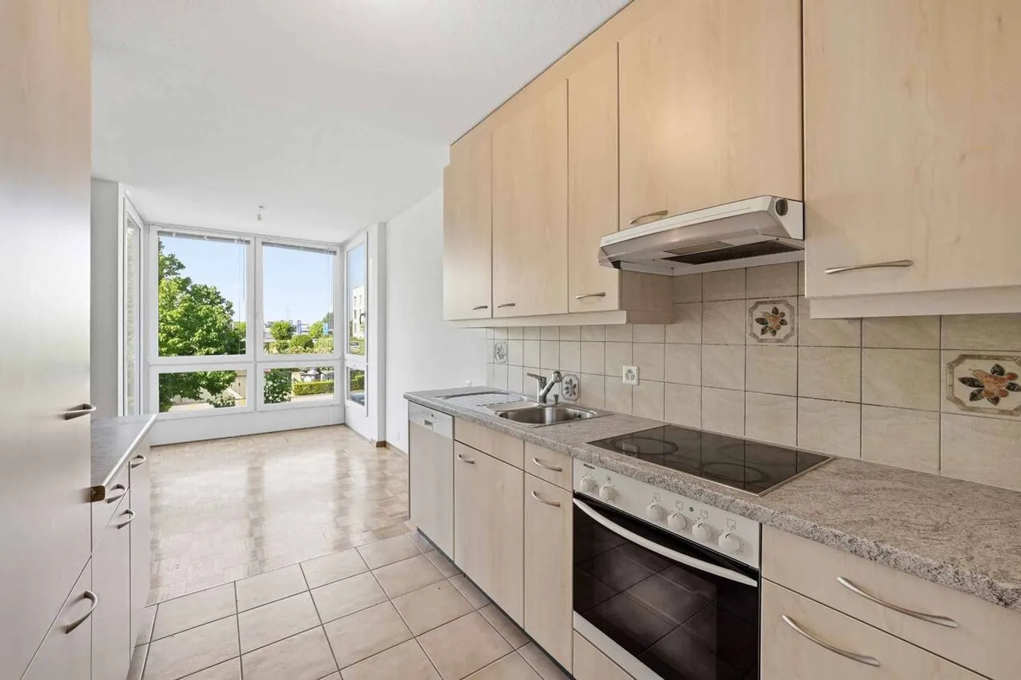 Beautiful apartment in the city center - Photo 4 of 9