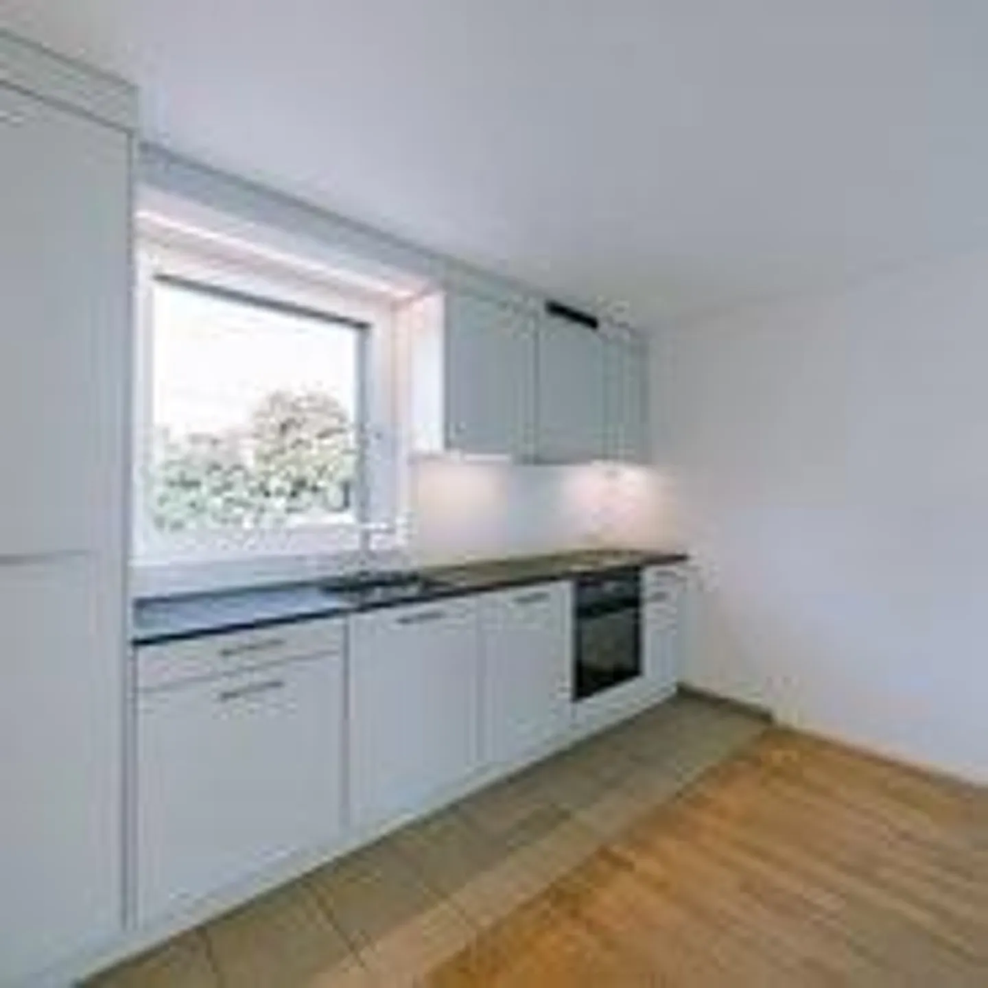 In Widenwies - 2.5 penthouse apartment for rent - Photo 5 of 6