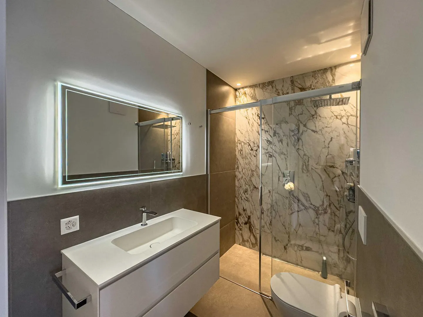 Moderne 2,5 Zimmer mit Terrasse in Canobbio - Foto 5 von 8