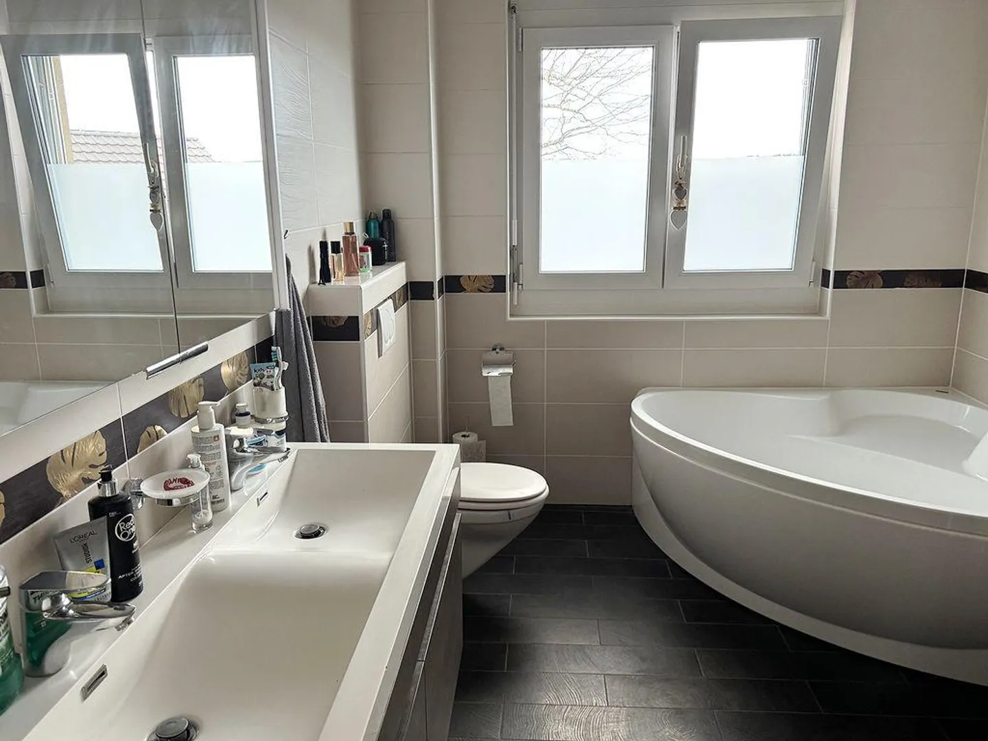 Charming semi-detached house with 5.5 rooms - Photo 8 of 13