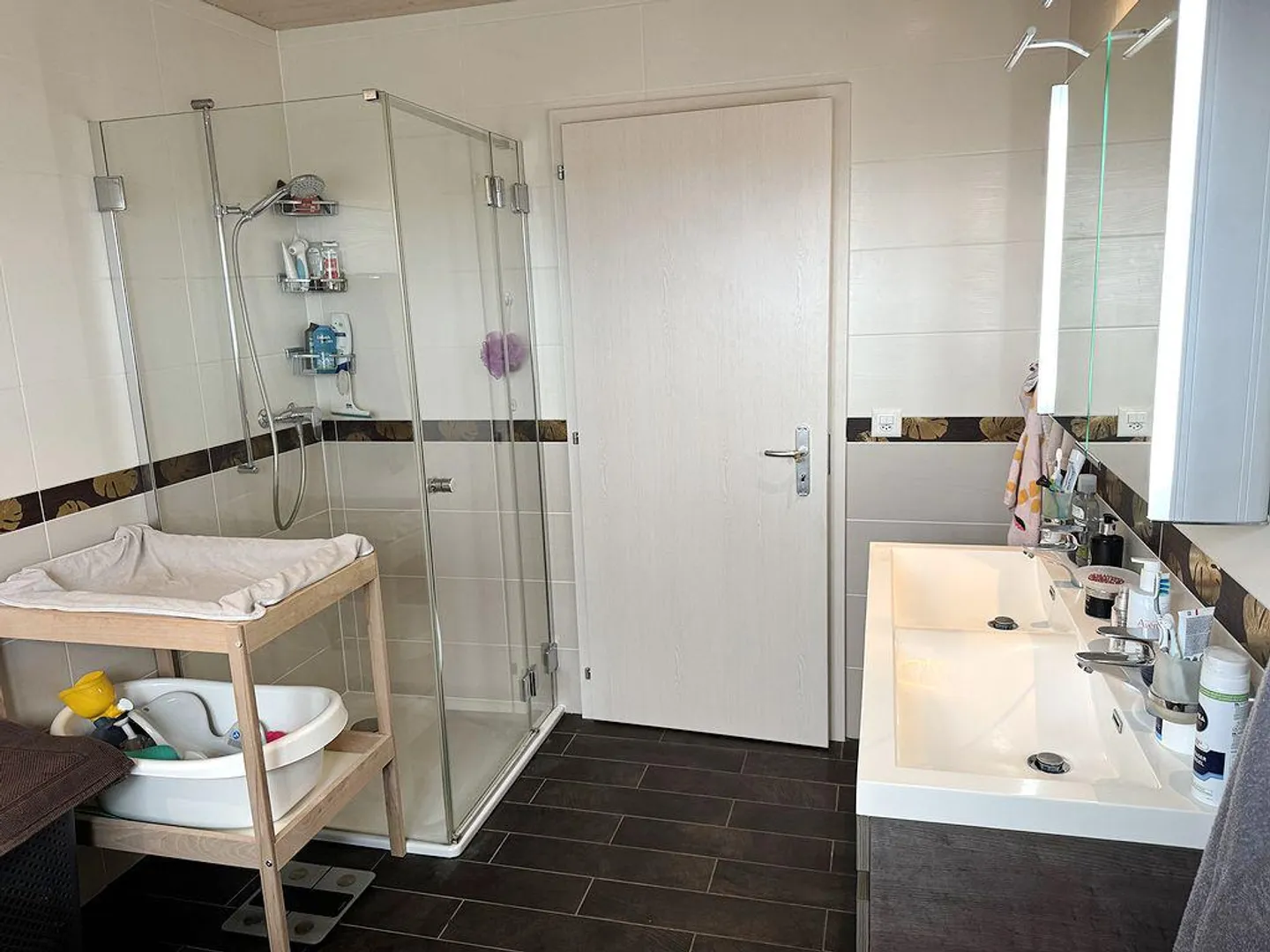 Charming semi-detached house with 5.5 rooms - Photo 9 of 13