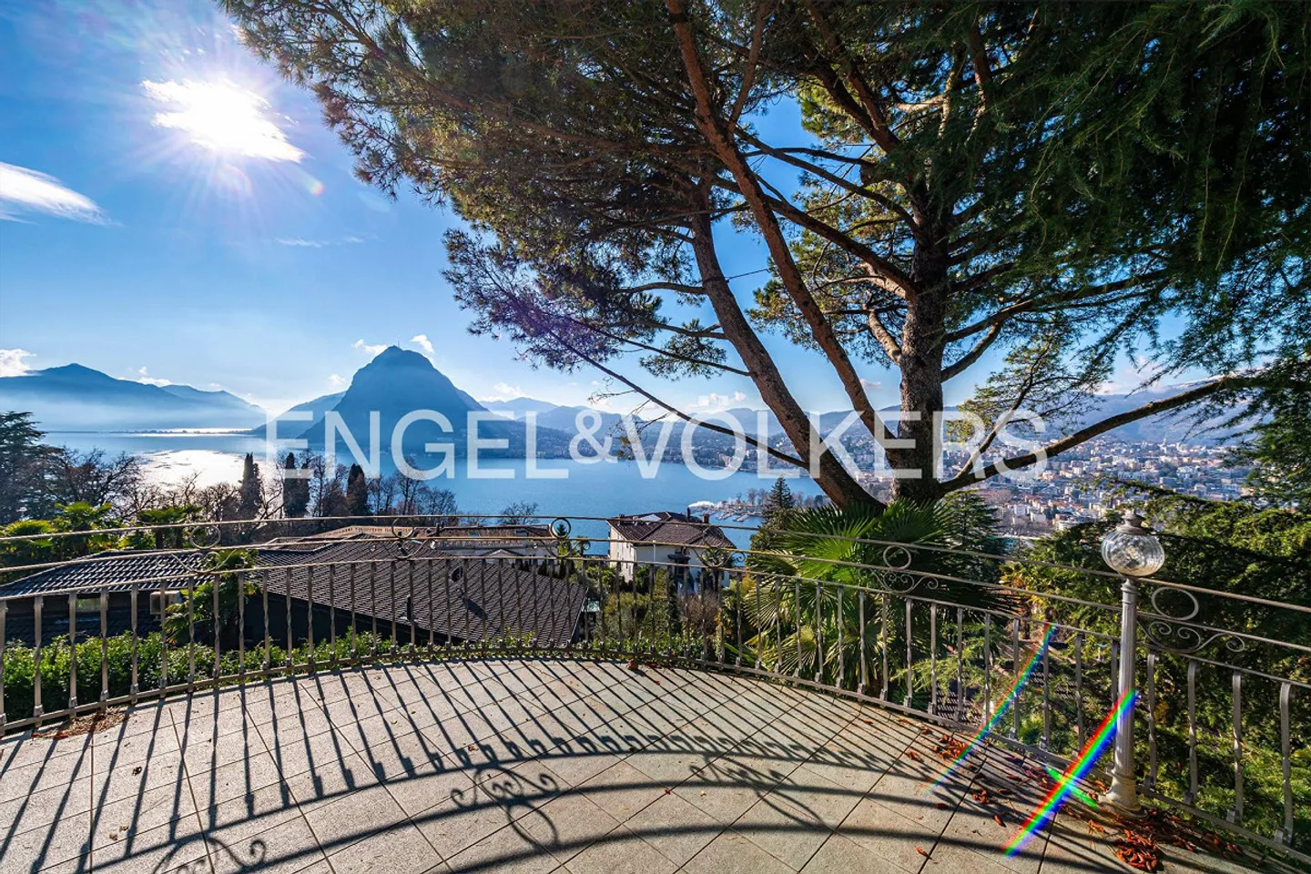 Charmante Villa mit Seesicht - Foto 1 von 13