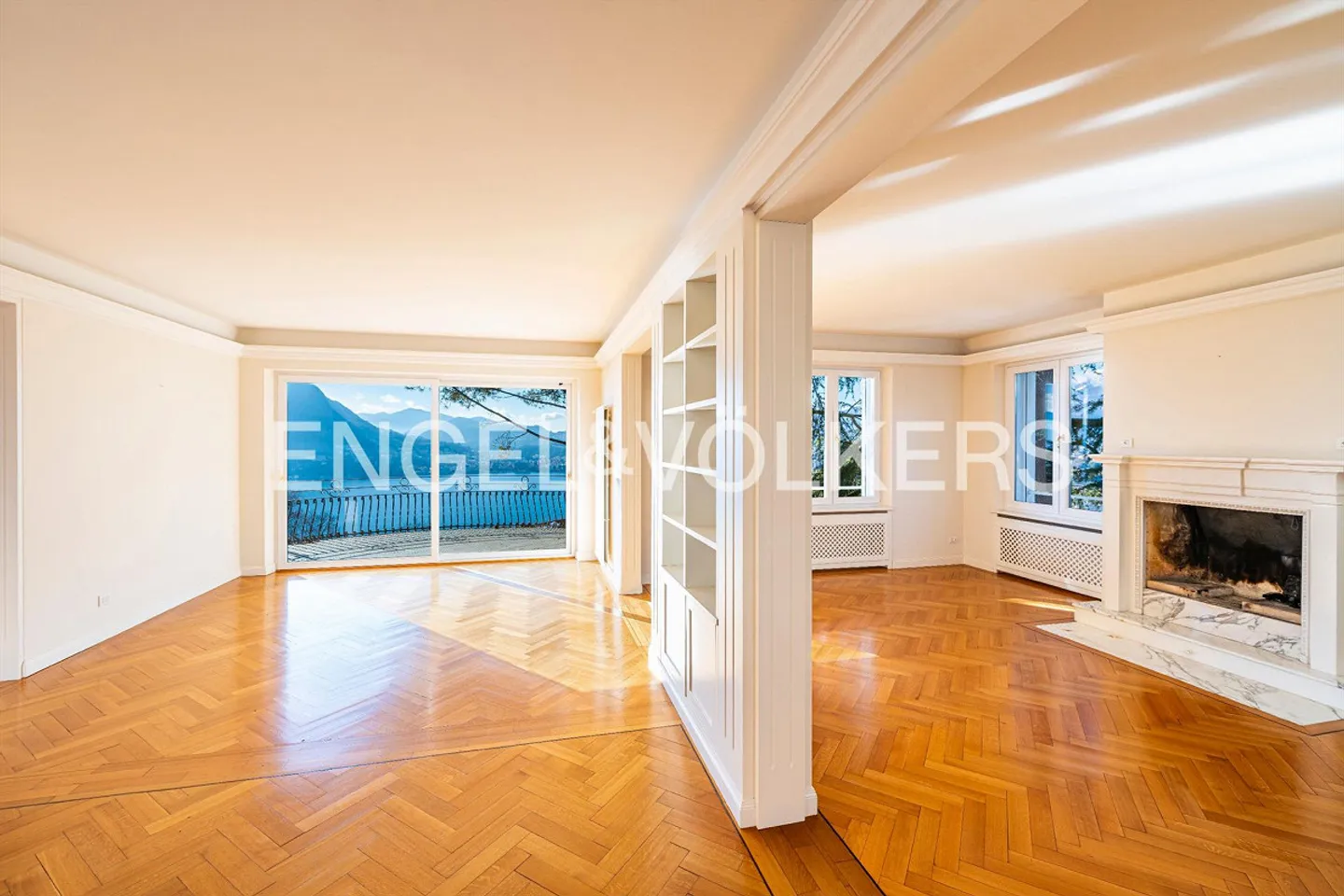 Charmante Villa mit Seesicht - Foto 2 von 13