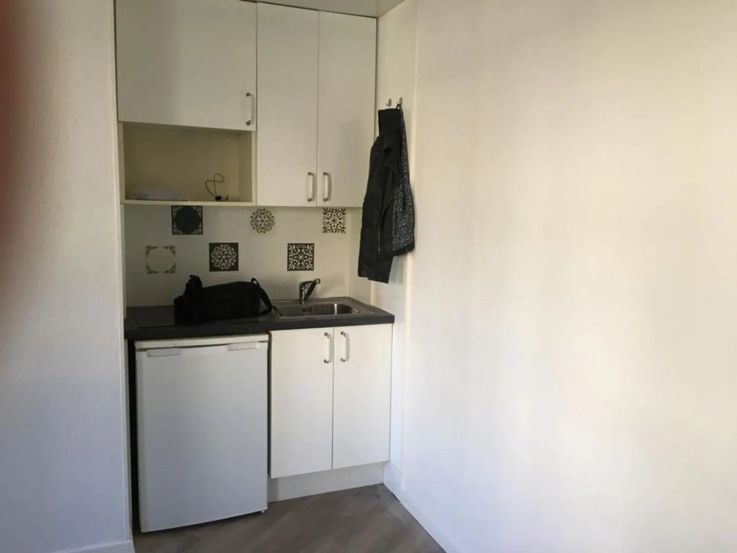 Cozy Studio Apartment - Photo 1 of 7