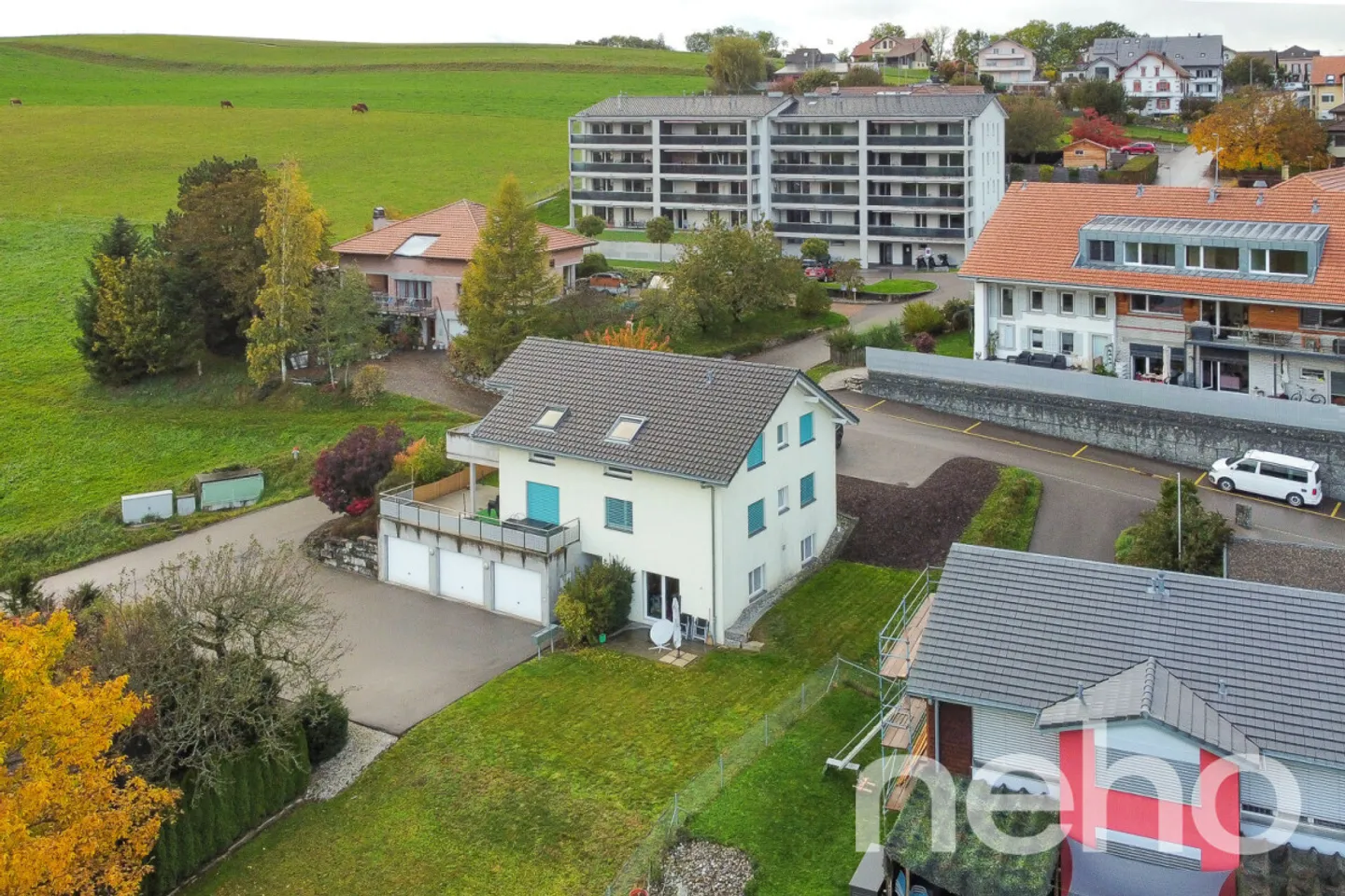 Contemporary income-generating building consisting of 3 apartments - Photo 2 of 13