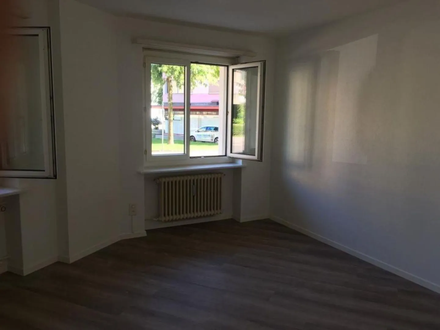 Cozy Studio Apartment - Photo 4 of 7