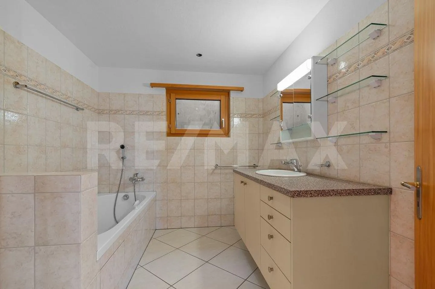 5½ Room Apartment with Charming View - Photo 13 of 13