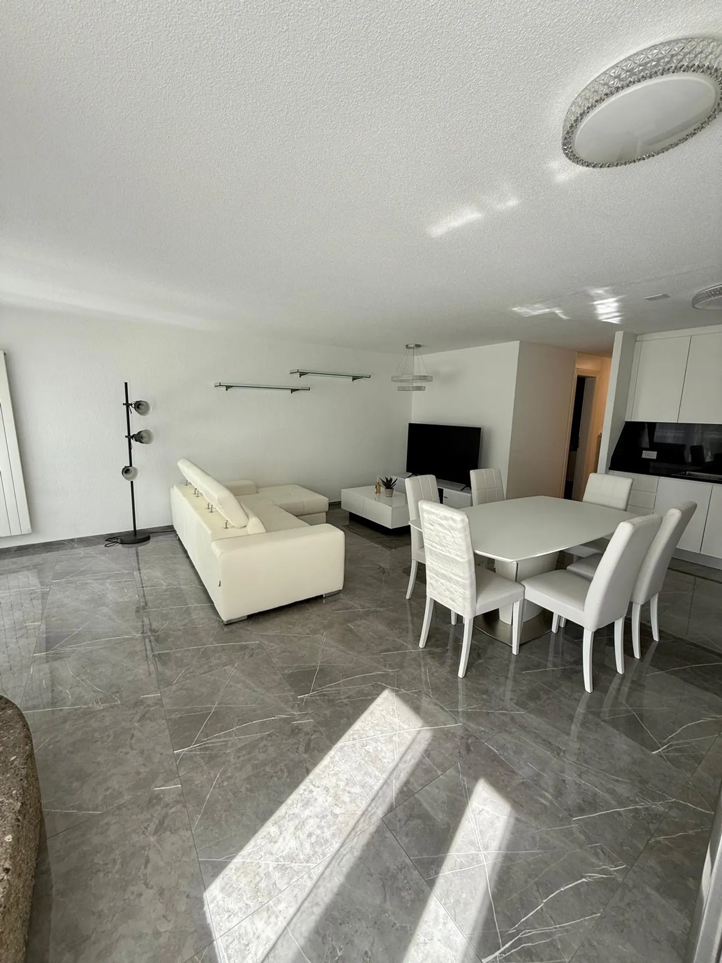 Appartamento lussuoso di 3.5 locali in una posizione tranquilla a Ipsach - Foto 6 di 11