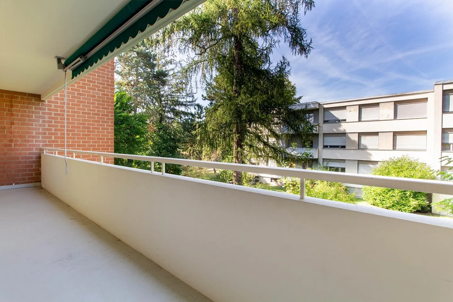 Appartement spacieux et lumineux de 4 pièces (103m²) avec tour de lavage privé à Reinach - Photo 13 sur 17