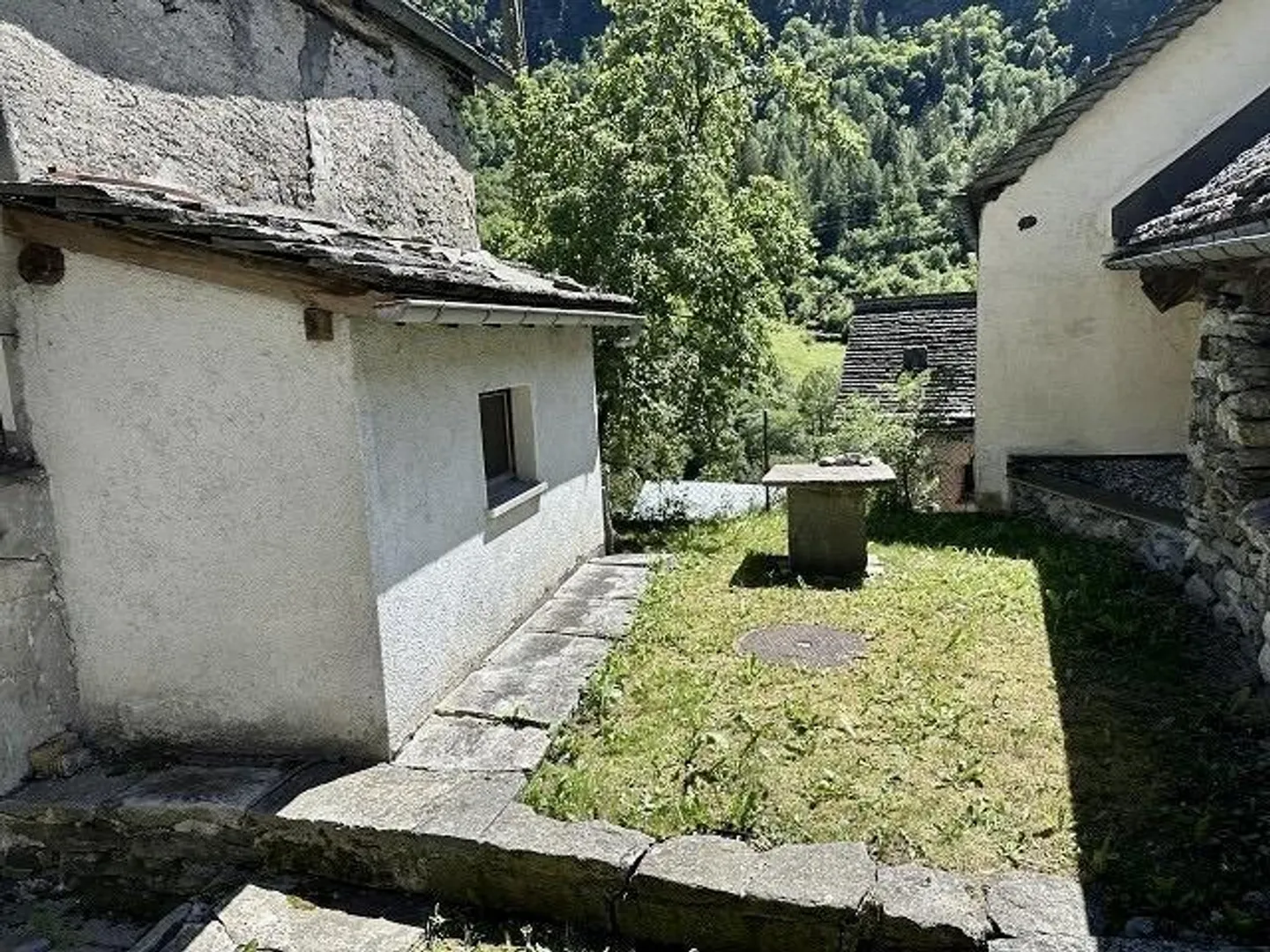 Large property with meadow land in a very sunny, quiet location... - Photo 47 of 63