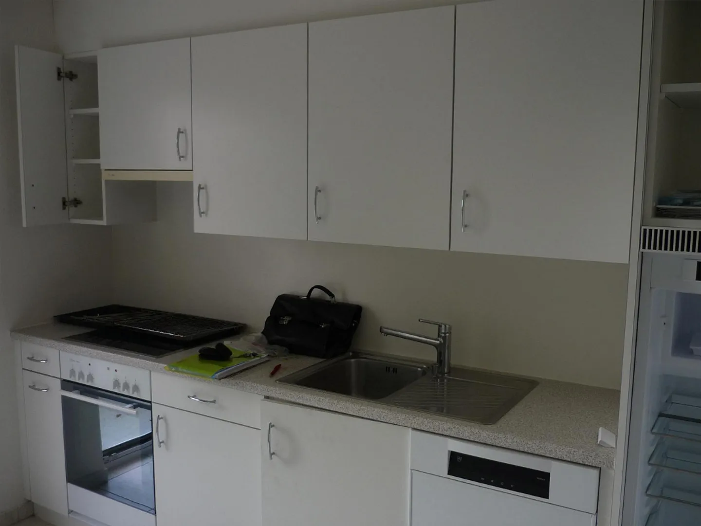 Appartement spacieux et lumineux de 4 pièces (103m²) avec tour de lavage privé à Reinach - Photo 5 sur 17
