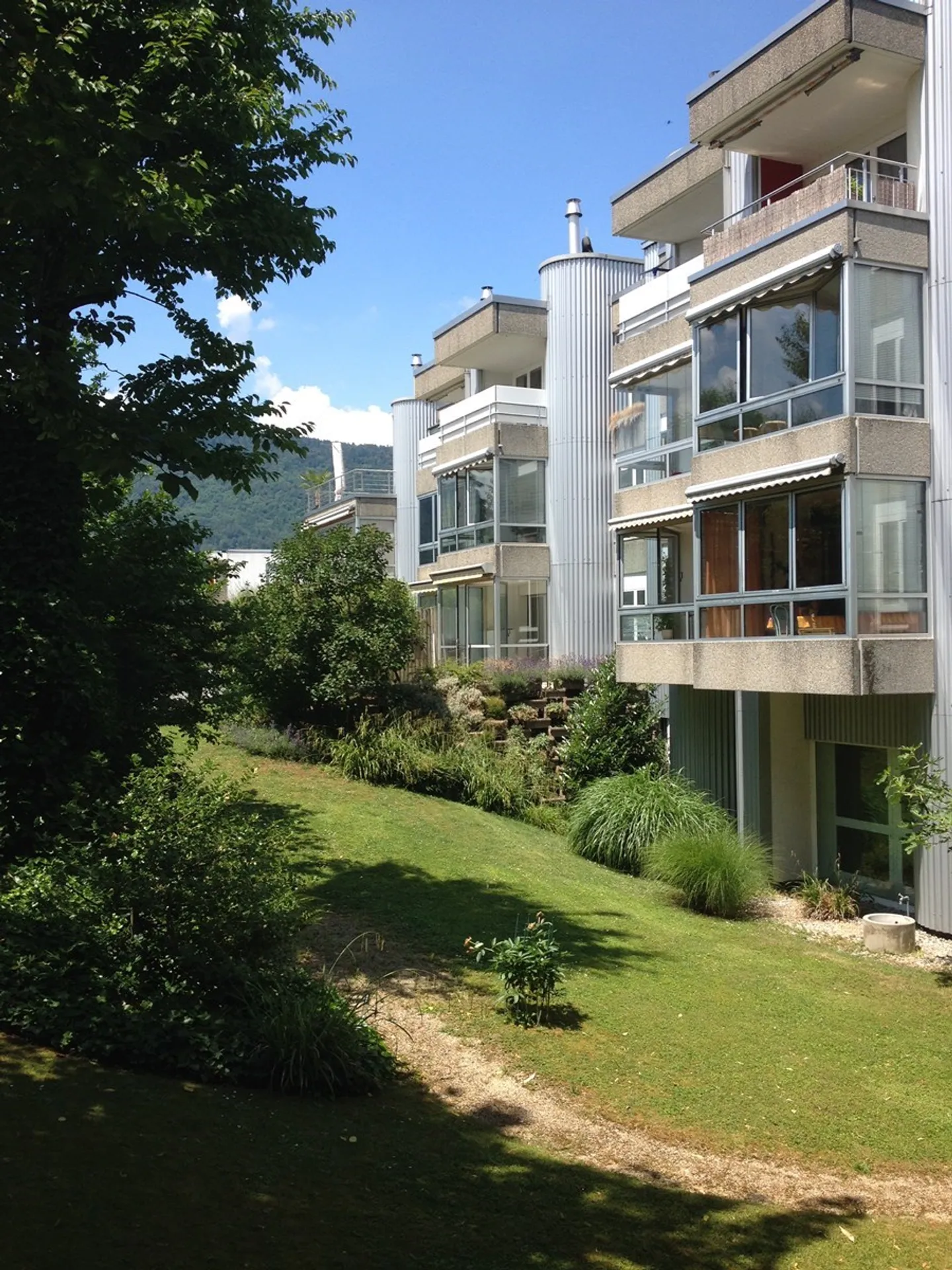 Appartamento lussuoso di 3.5 locali in una posizione tranquilla a Ipsach - Foto 1 di 11