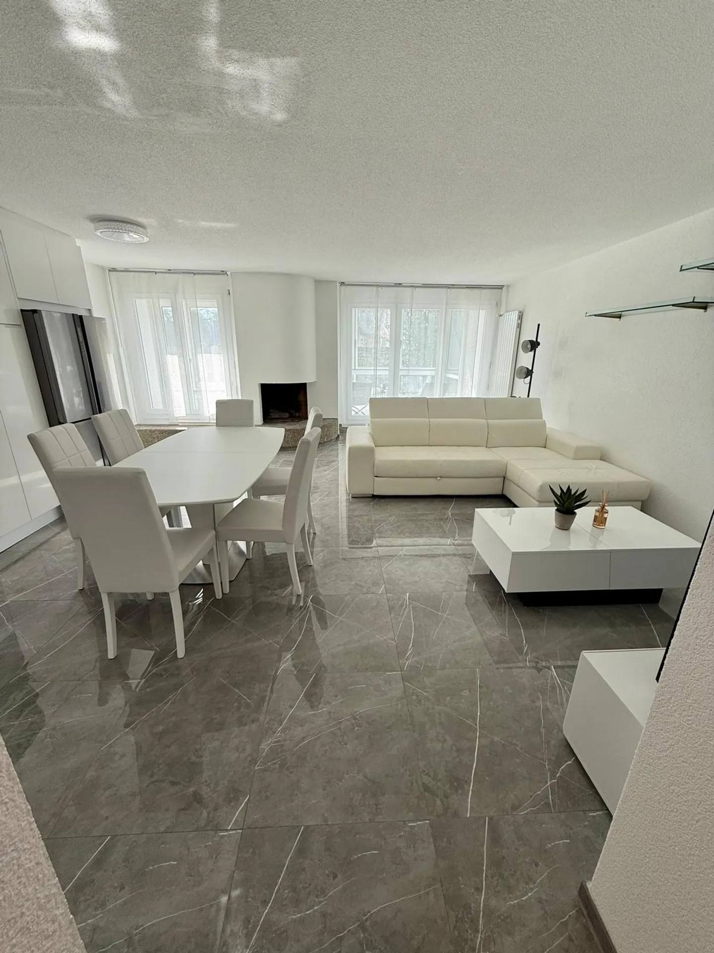 Appartamento lussuoso di 3.5 locali in una posizione tranquilla a Ipsach - Foto 2 di 11