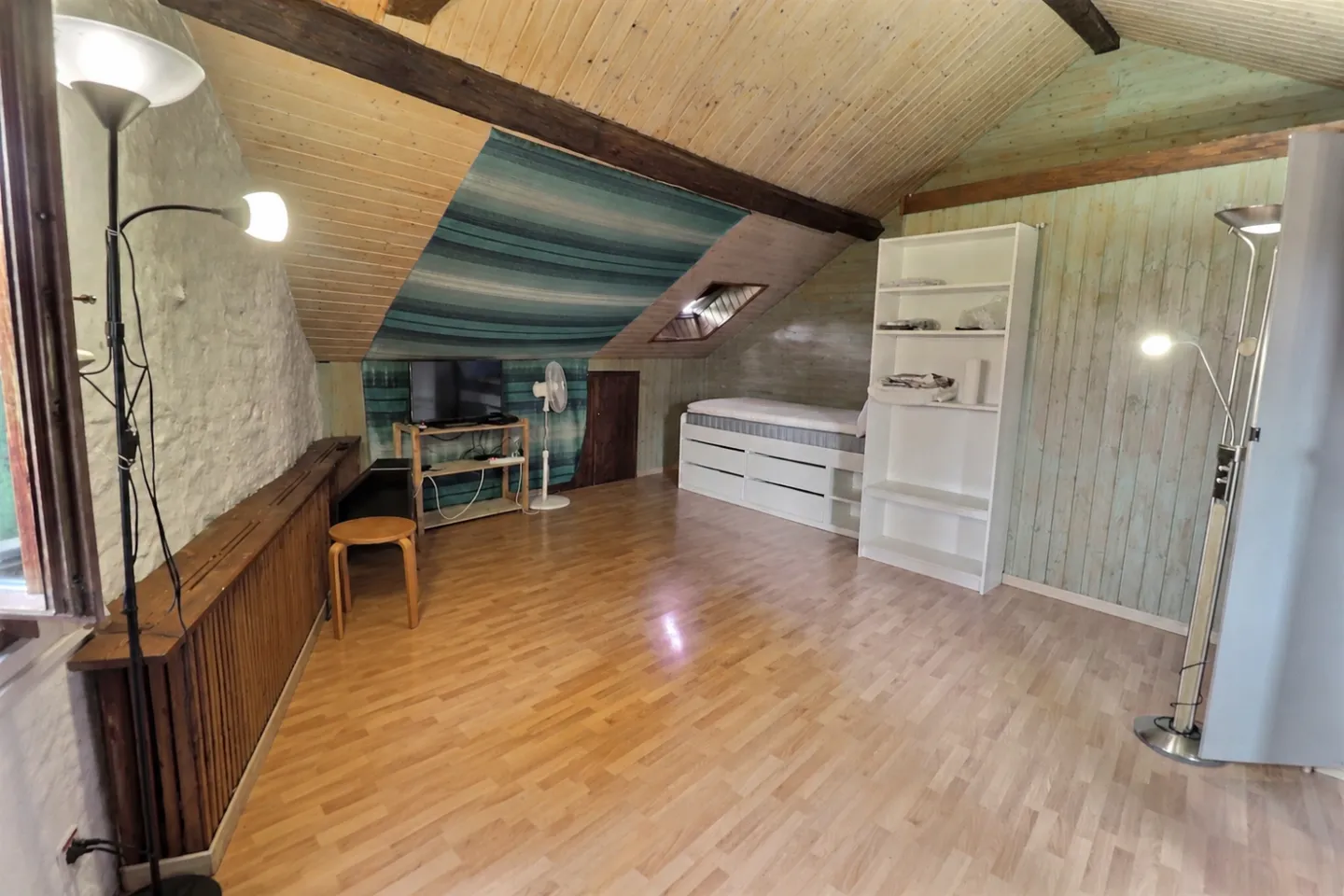 Large house ideally located in semi-occupied life annuity without rent - Photo 2 of 6