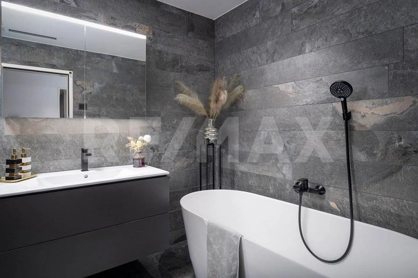 Votre nouveau chez-vous avec jardin et beaucoup de qualité de vie ! Appartement de jardin 3.5 pièces... - Photo 7 sur 13