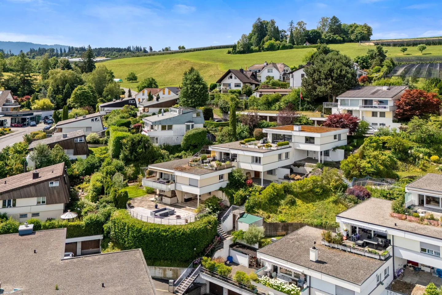 Vivere con una magnifica vista sul lago e sulle montagne - affascinante casa a terrazza in una posizione collinare soleggiata - Foto 3 di 12