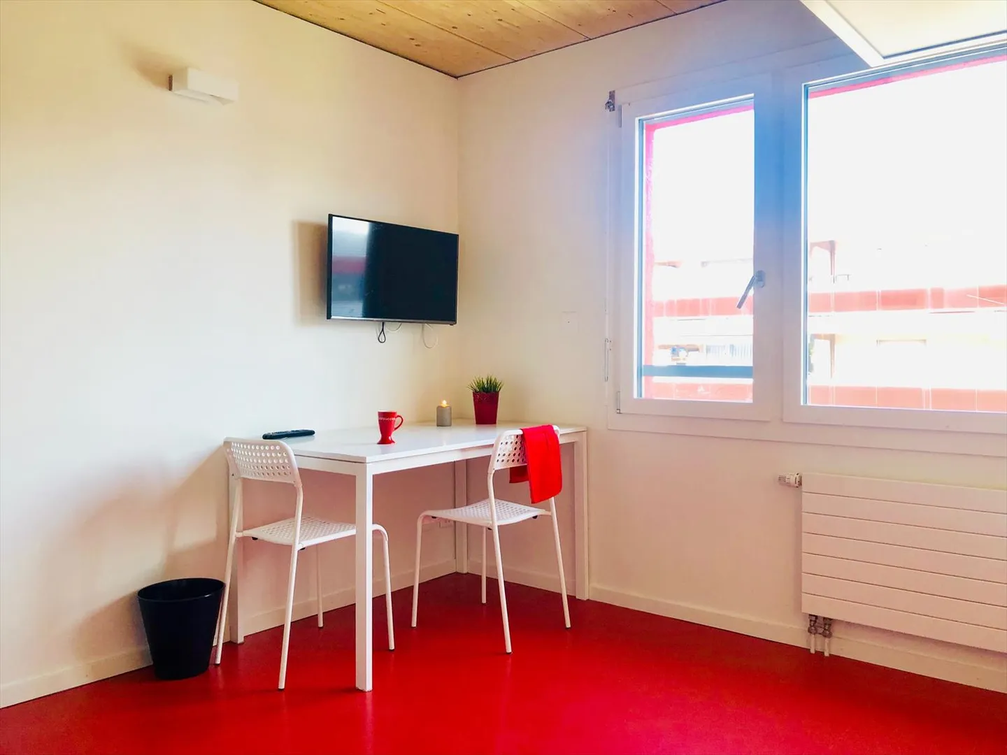 Un monolocale arredato - Buon TL CHF 300.00 è offerto! - Foto 1 di 6