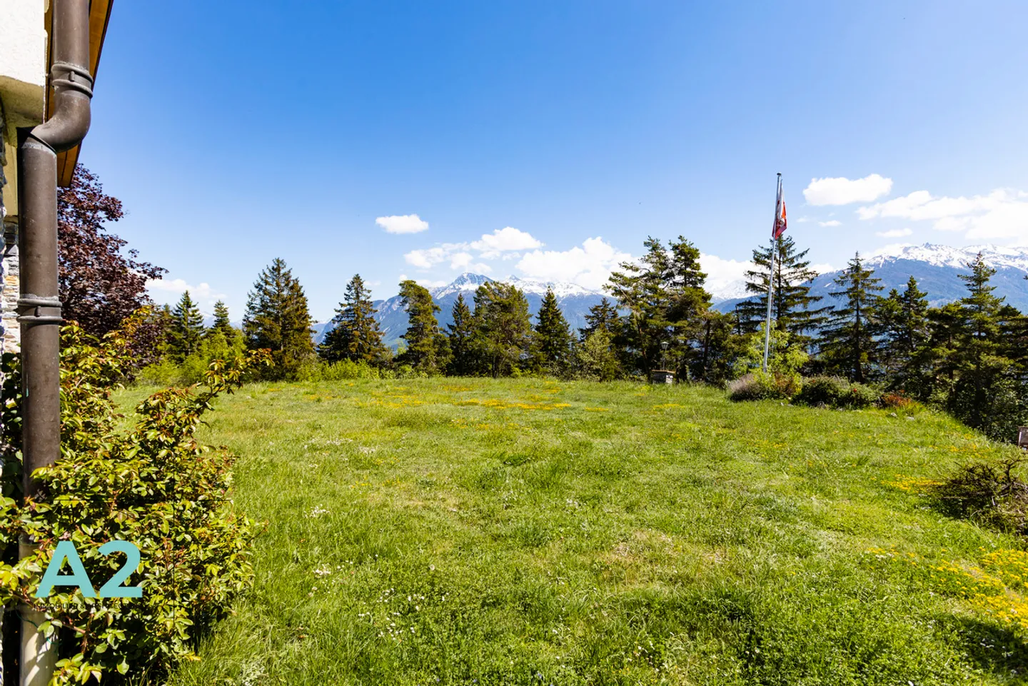 Unique property with stunning views and excellent sunlight - Photo 2 of 15