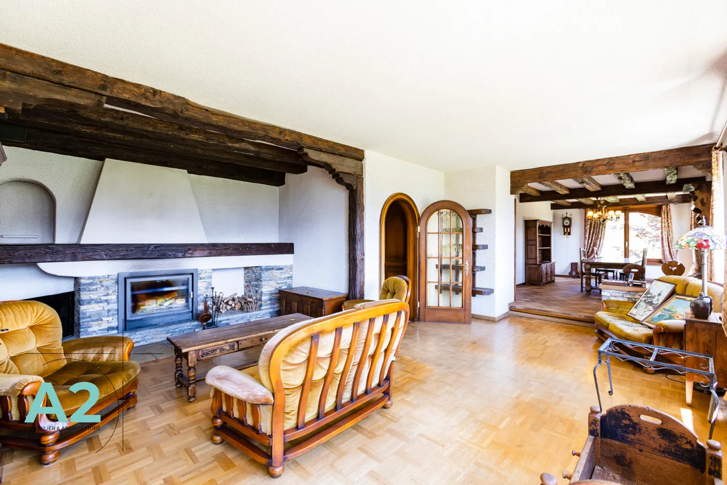Unique property with stunning views and excellent sunlight - Photo 4 of 15
