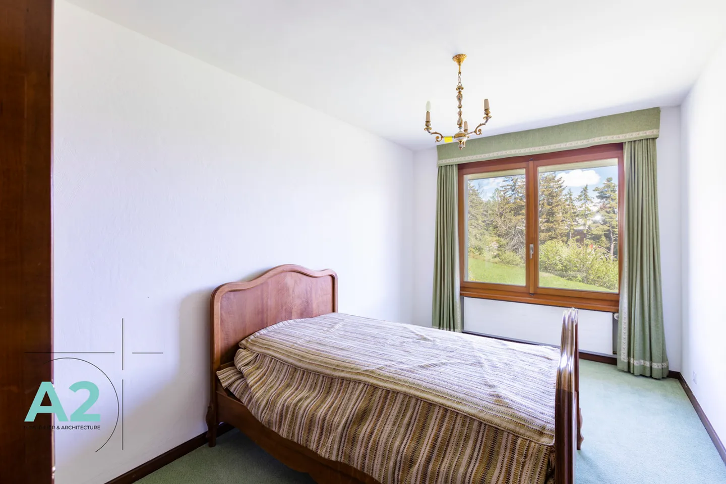 Unique property with stunning views and excellent sunlight - Photo 13 of 15