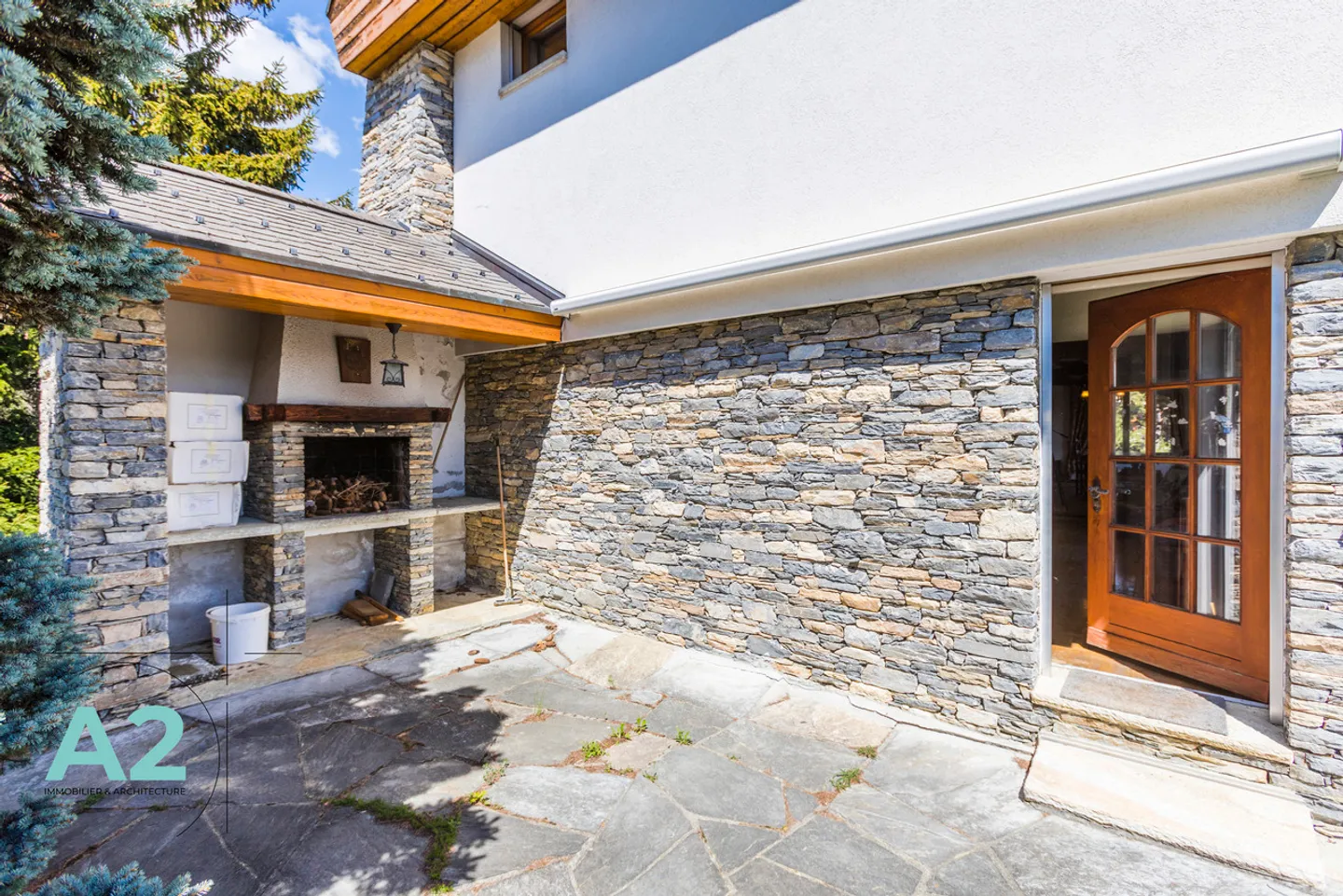 Unique property with stunning views and excellent sunlight - Photo 6 of 15
