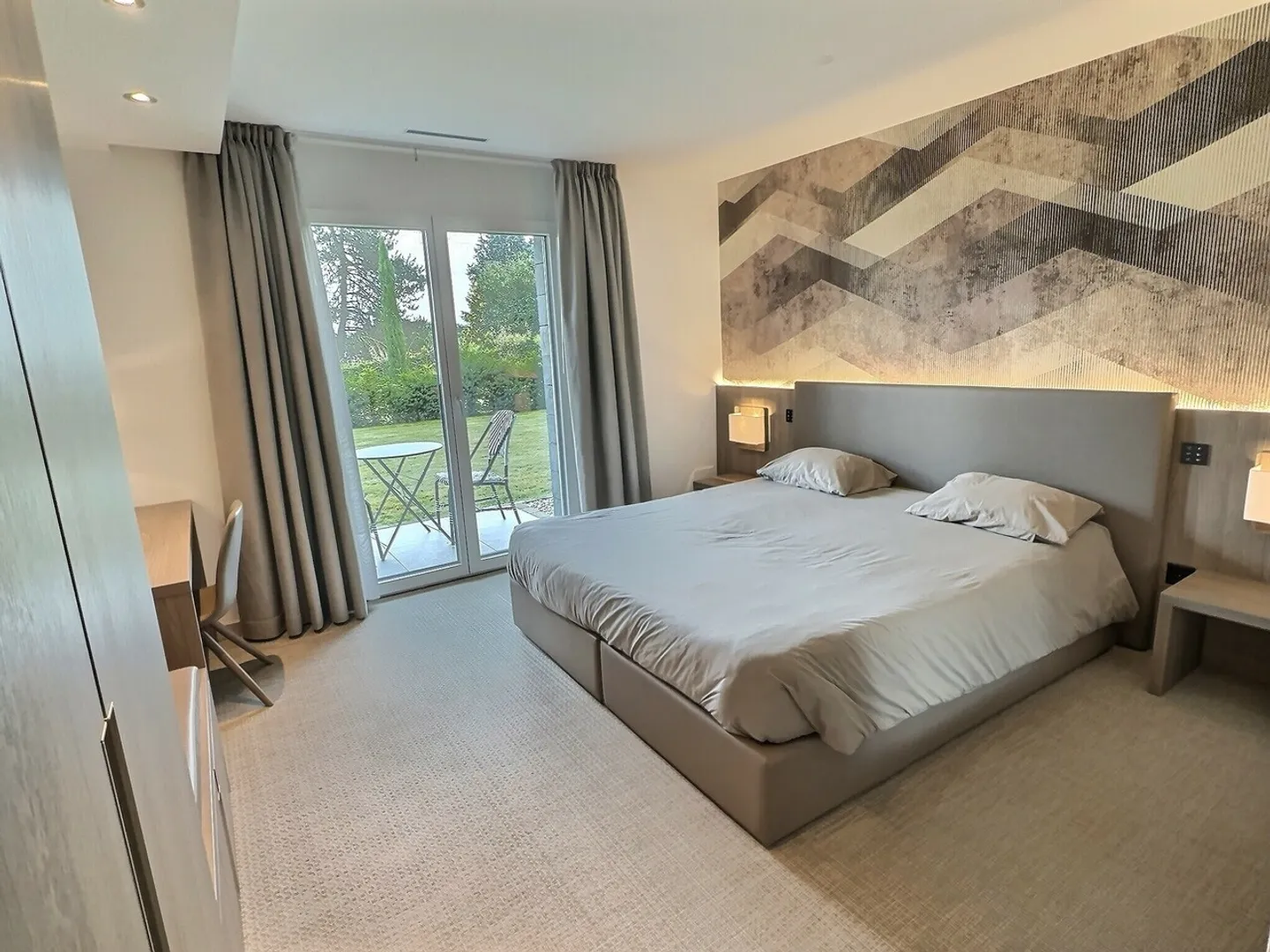 Furnished high-end studios for rent in front of EPFL - Photo 1 of 9