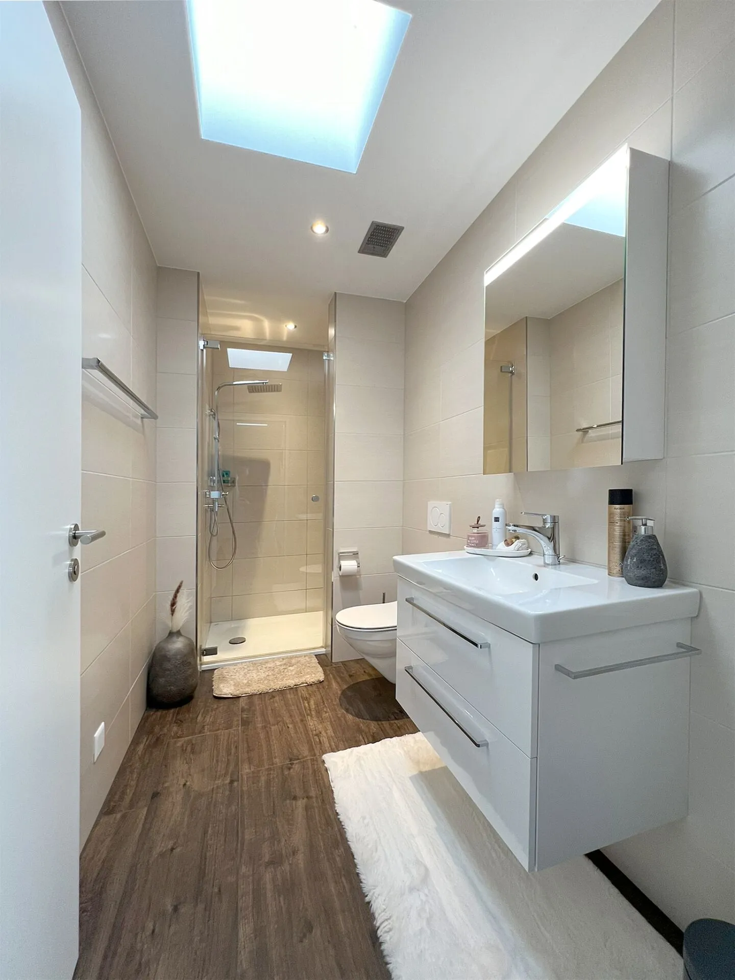 Un rêve de maison avec vue - Appartement penthouse exclusif avec grande terrasse et vue sur le château de Lenzburg - Photo 6 sur 9