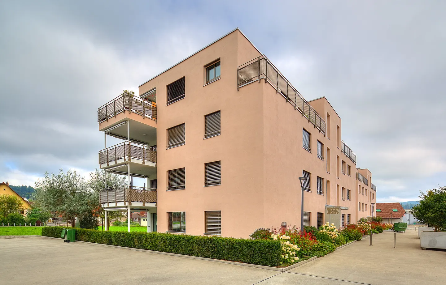 Modernes Apartment mit Balkon - Foto 1 von 7