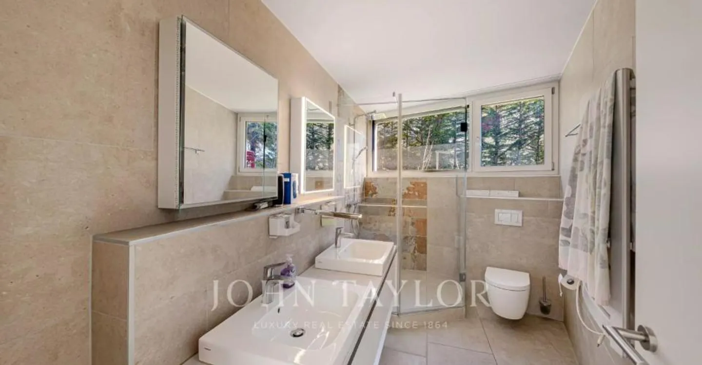 Villa contemporaine avec vue sur le lac - Photo 10 sur 13