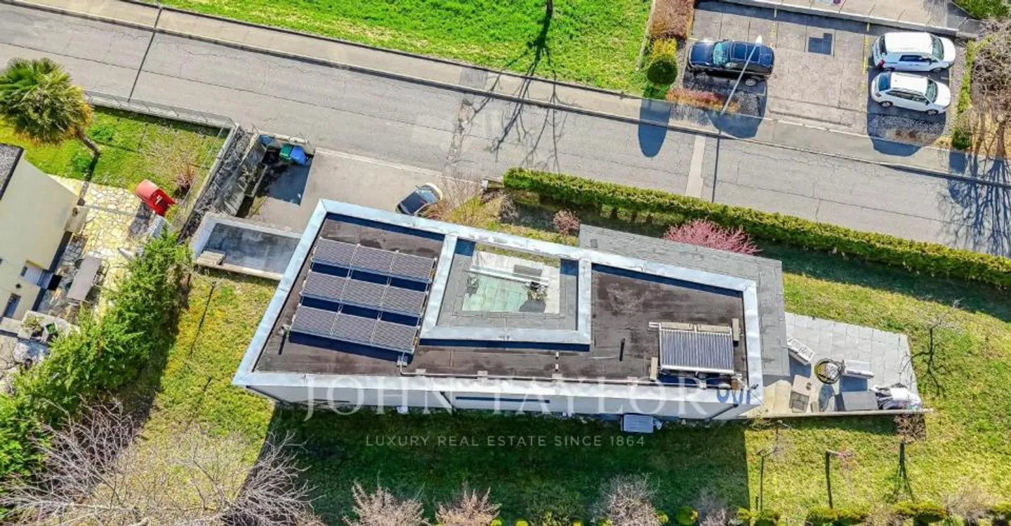 Villa contemporaine avec vue sur le lac - Photo 3 sur 13