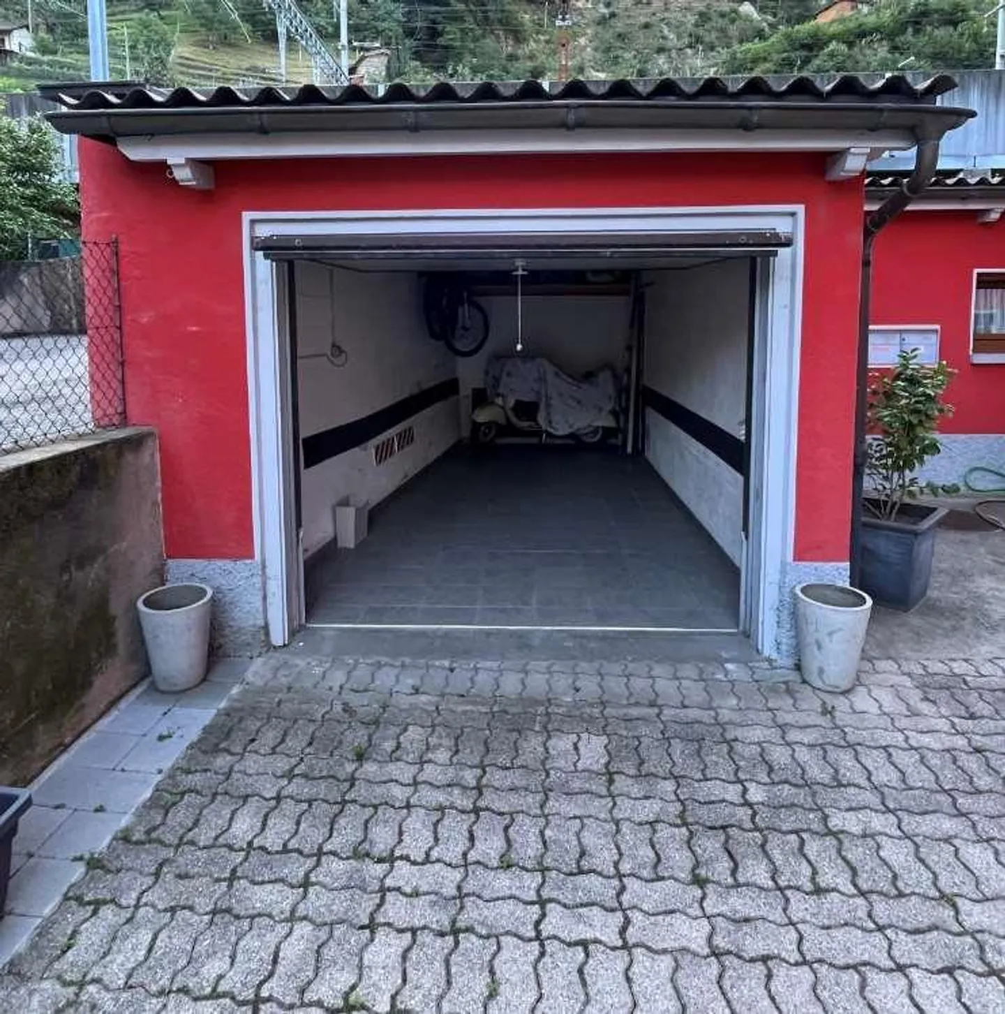 Bellinzona, ampio 3,5 con grande balcone angolare - Foto 9 di 12