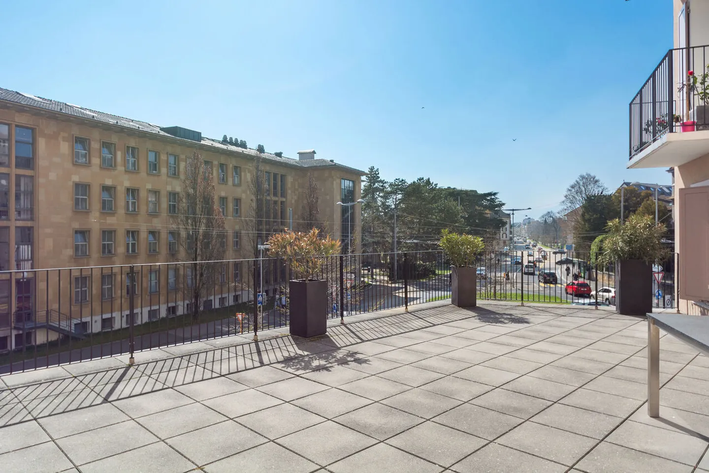 Appartamento soleggiato con grande terrazza - Foto 5 di 7