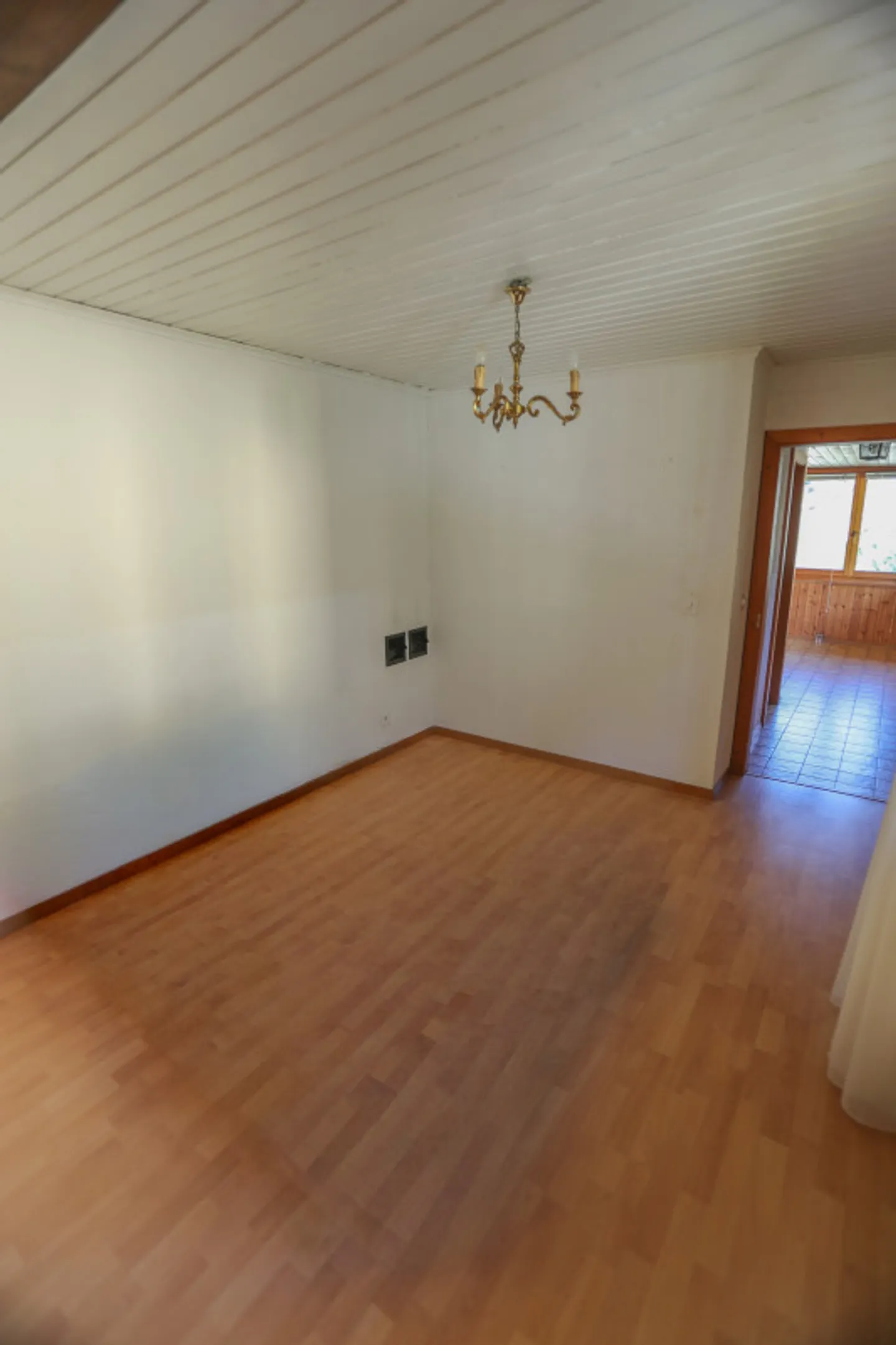 House with 2 apartments 3.5 rooms + 1 independent studio, Great potential! - Photo 13 of 13