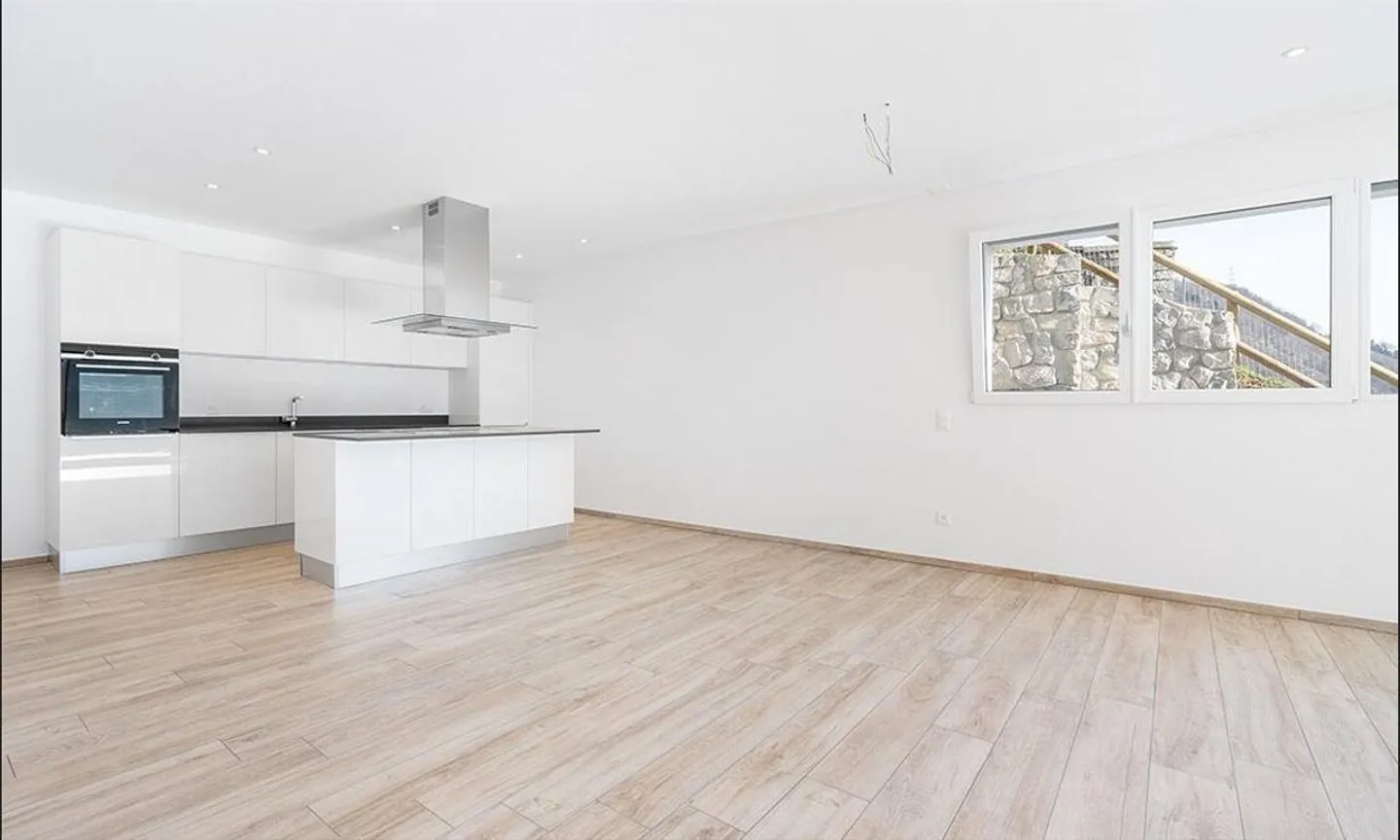 VILLA WITH SWIMMING POOL OF 5.5 ROOMS IN SEMENTINA - Photo 2 of 16