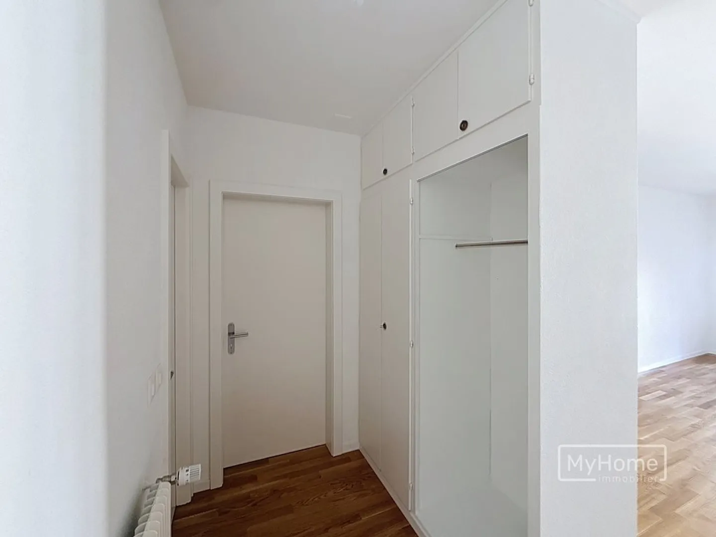 Appartement avec 3 chambres entièrement rénové au 2ème étage ! - Photo 2 sur 8