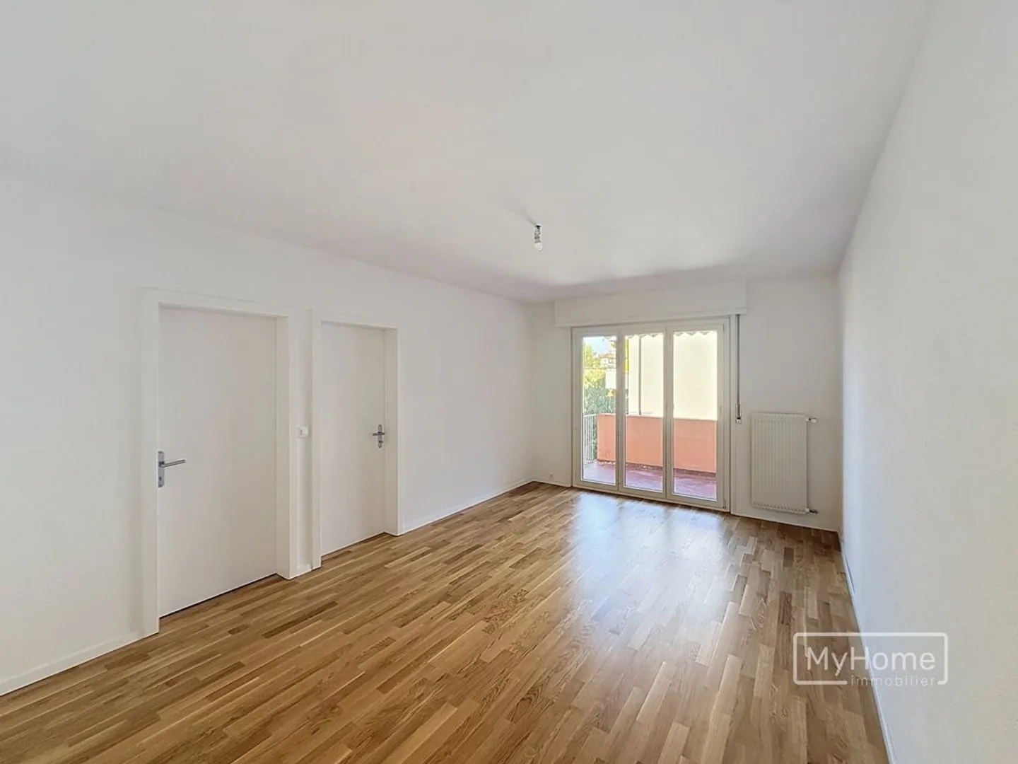 Appartement avec 3 chambres entièrement rénové au 2ème étage ! - Photo 3 sur 8