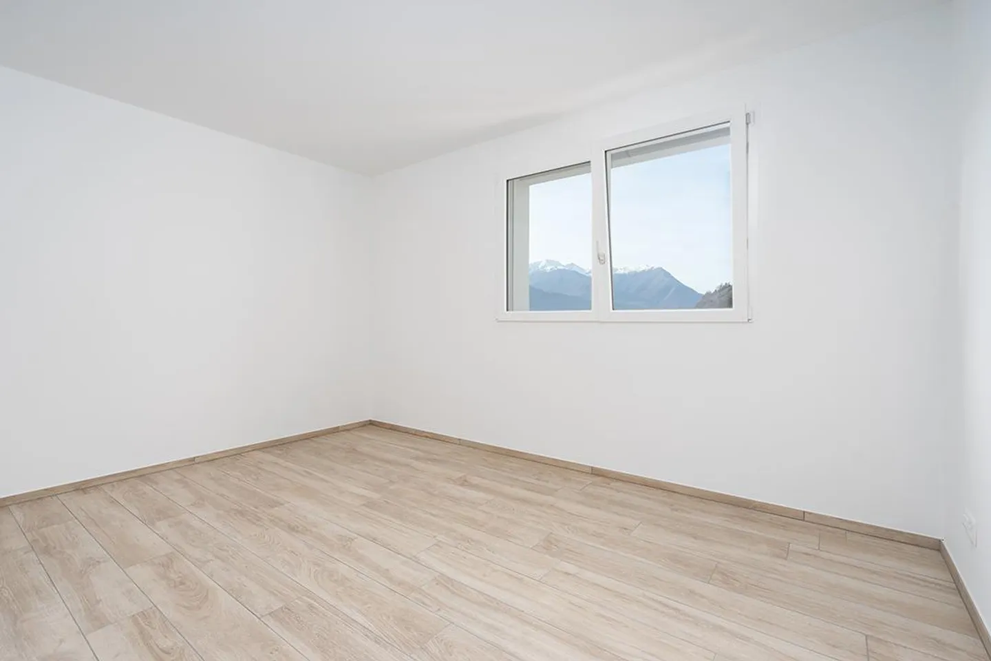 VILLA WITH SWIMMING POOL OF 5.5 ROOMS IN SEMENTINA - Photo 10 of 16