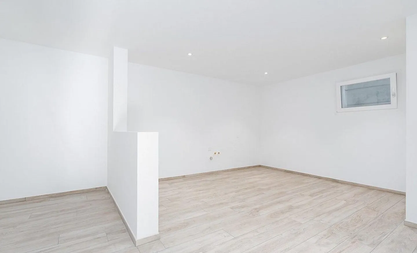 VILLA WITH SWIMMING POOL OF 5.5 ROOMS IN SEMENTINA - Photo 11 of 16