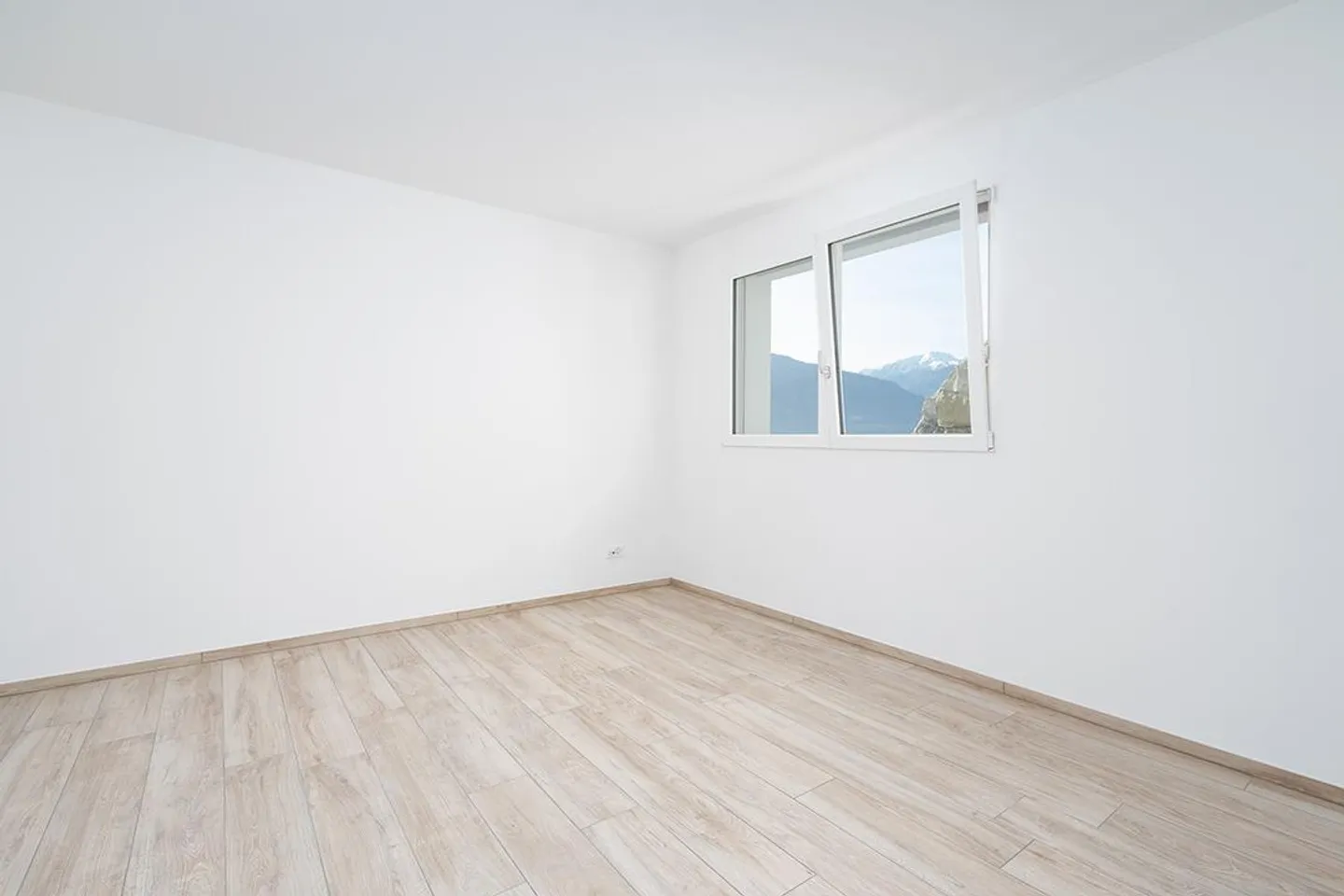 VILLA WITH SWIMMING POOL OF 5.5 ROOMS IN SEMENTINA - Photo 12 of 16