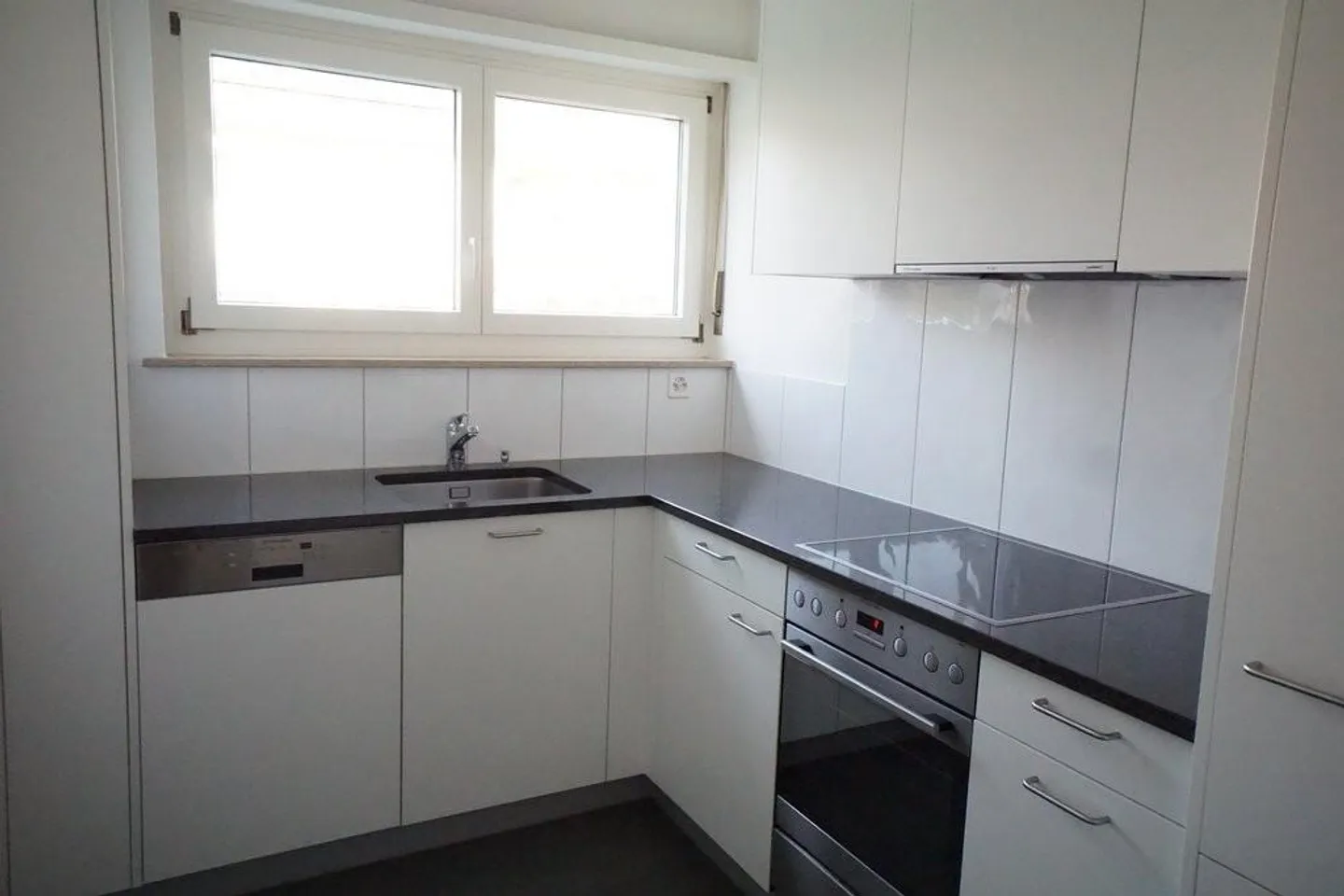 Moderne 2-Zimmerwohnung in Aesch - Foto 2 von 8