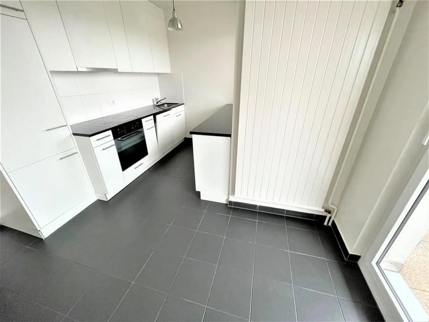 Appartamento mansardato con ampia terrazza - Foto 4 di 11